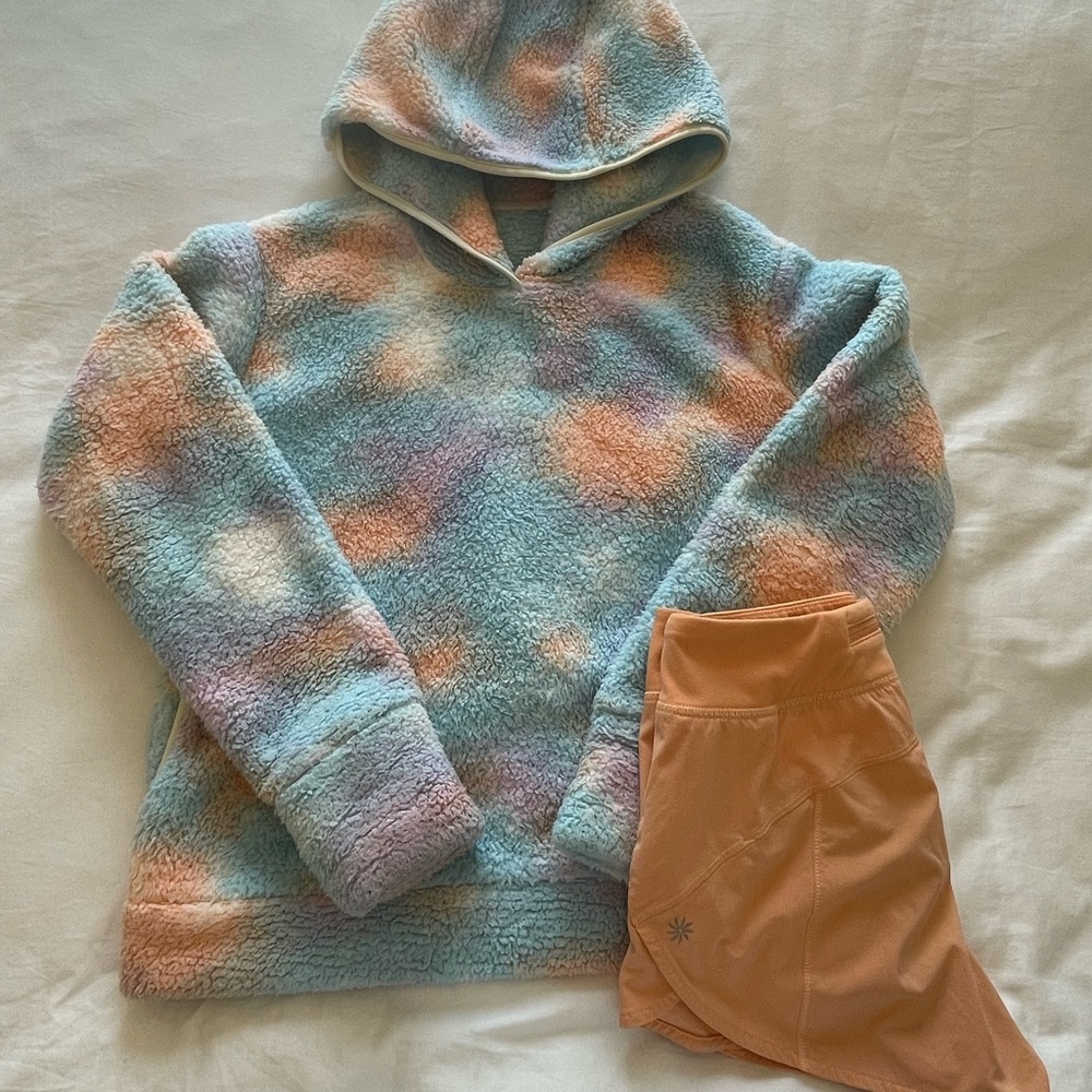 Athleta Girl: RUN THE WORLD 3* SHORT
SNUG SHERPA HOODIE 2.0